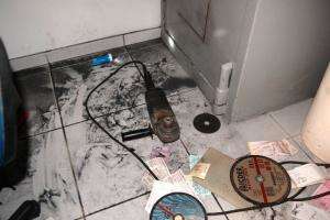 Ladr&otilde;es invadem Banco do Brasil e usam guarda-sol para &ldquo;tapar&rdquo; c&acirc;mera