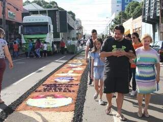 Missa de Corpus Christi atrai família inteira, até quem ainda está na barriga Missa de Corpus Christi atrai família inteira, até quem ainda está na barriga