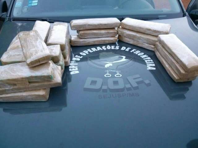 Adolescente &eacute; apreendida com droga e identidade falsa na fronteira