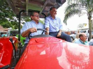Passeio na Expogrande: o governador Reinaldo Azambuja esta manhã no Parque de Exposições Laucídio Coelho (Foto: André Bittar)