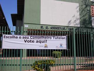 Um dos locais de votação, movimento foi tranquilo, mas superou expectativas. (Foto: Simão Nogueira)