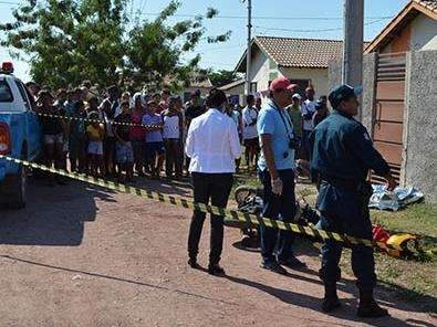 Moto-taxista que matou um e feriu outro em assalto levou tiro no pescoço