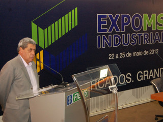 Governador discursa e defende ampliação da diversificação da matriz econômica em todos os setores do Estado. (Foto: Simão Nogueira)