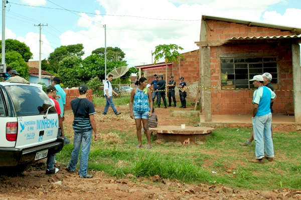  Homem &eacute; morto a golpes de picareta no Centro de Deod&aacute;polis