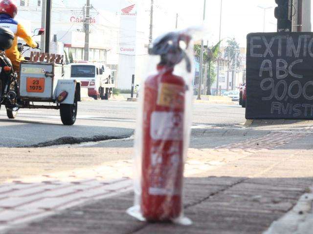 Ap&oacute;s motorista gastar com novo modelo, extintor passa a ser opcional