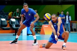 Serginho e Lucarelli fizeram parte da equipe na vitória sobre a seleção do México. (Foto: Divulgação/CBV)