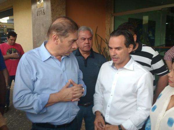 Bernal recebe prefeito eleito no Pa&ccedil;o Municipal um dia ap&oacute;s elei&ccedil;&otilde;es