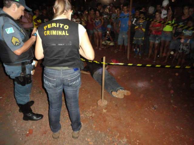  Pedreiro &eacute; executado com 5 tiros em Dourados