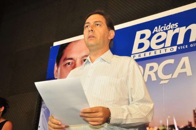 Em entrevista na TV, Bernal afirma que licita&ccedil;&otilde;es ser&atilde;o revisadas