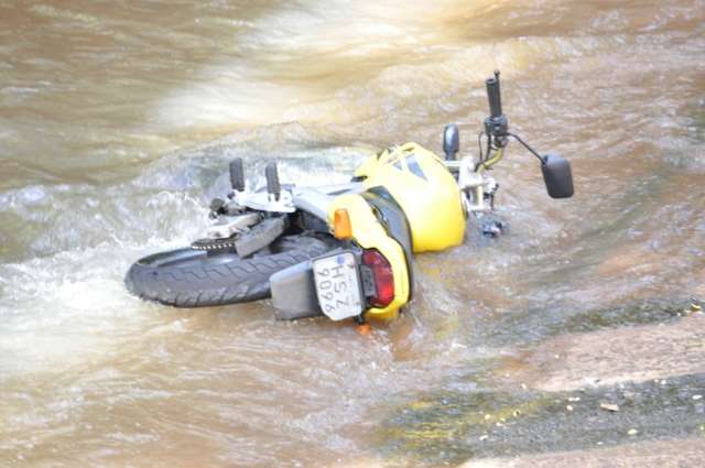 Abalado com trag&eacute;dia, motociclista n&atilde;o se lembra de queda de namorada