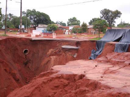  Moradores do bairro Nova Lima convocam reunião para discutir "buracão"