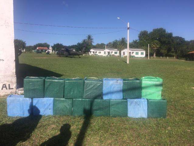 Avi&atilde;o interceptado a tiros pela FAB estava com 500 kg de coca&iacute;na