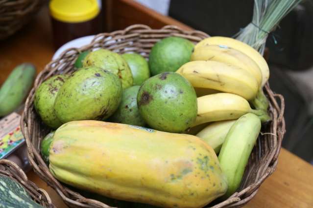 Pre&ccedil;o de frutas e verduras come&ccedil;a a cair apesar das chuvas frequentes
