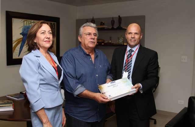 Dentro do prazo, Governo do Estado entrega balan&ccedil;o de 2012 ao TCE