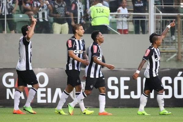De virada, Atlético- MG vence Villa Nova e segue líder invicto no Mineiro