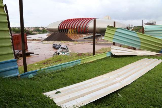 Ap&oacute;s destrui&ccedil;&atilde;o, meteorologia alerta para chuva forte, granizo e vendaval