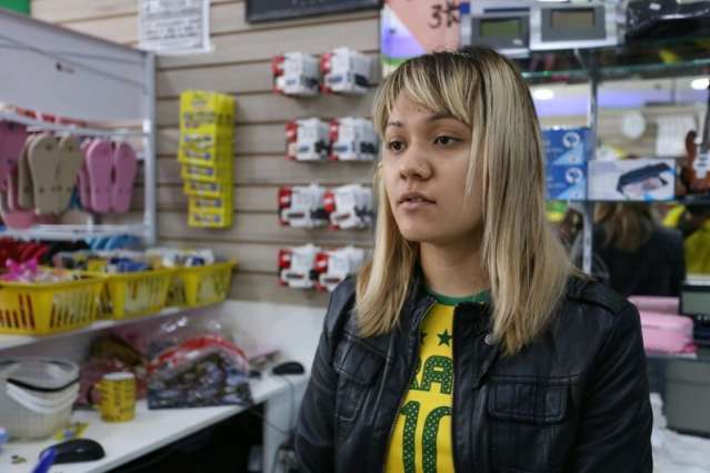 Jogo do Brasil e tempo frio afastam clientes do centro da Capital