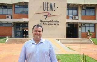 Reitor Fábio Edir é reeleito com quase 90% de aprovação para mais 4 anos à frente da UEMS (Fotos: Ademir Almeida DouradosNews)