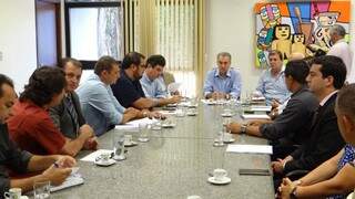 Representantes do Imasul e prefeitura de Costa Rica se reuniram nesta tarde. (Foto: Assessoria)