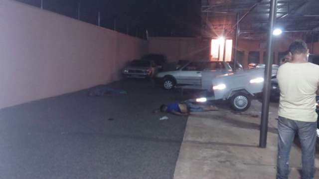 Pol&iacute;cia ouviu testemunhas e aguarda laudos sobre tiroteio com 2 mortes
