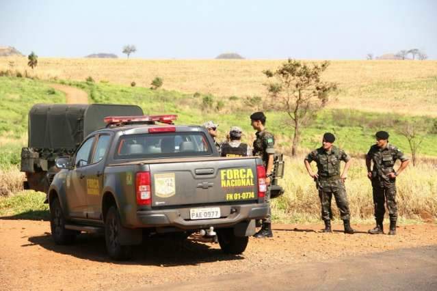 Militares do Ex&eacute;rcito chegam a &aacute;rea de conflito e estudam local para base 