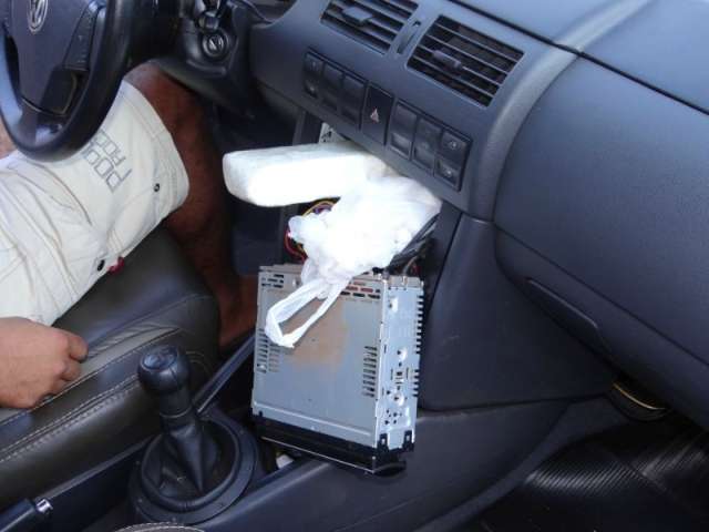 Para ganhar dinheiro f&aacute;cil, jovem &ldquo;investe&rdquo; rescis&atilde;o em coca&iacute;na e acaba preso