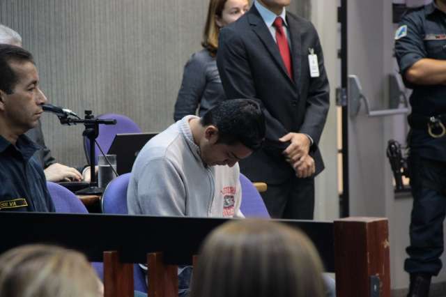 R&eacute;u por assassinato tenta anular pena, e sai com tr&ecirc;s anos a menos 