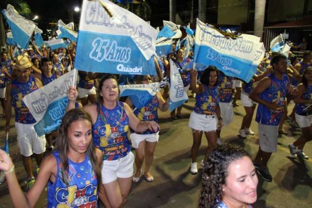 Cord&atilde;o Flor de Corumb&aacute; e bloco Clube dos Sem s&atilde;o campe&otilde;es do Carnaval Cultural