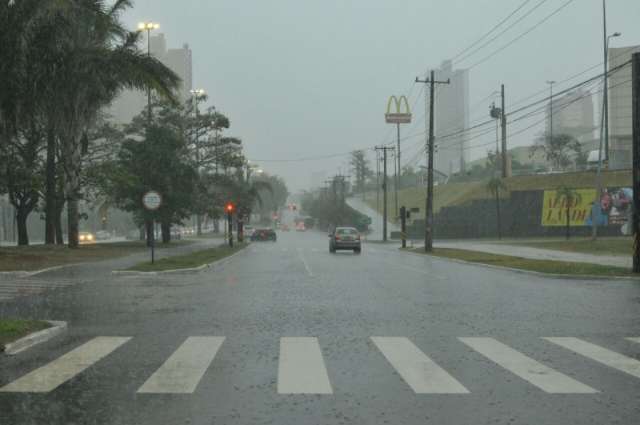 Chuva não trouxe estragos, mas equipes estão de prontidão, diz Defesa Civil