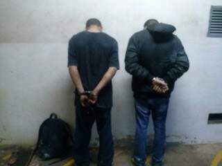 Dos cinco flagrados pichando, apenas dois foram capturados pela Guarda Municipal (Foto: Guarda Municipal)