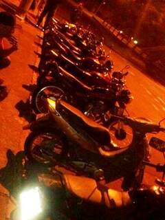 Onze motos foram apreendidas em blitz realizada na avenida Ernesto Geisel. (Foto:Divulgação Guarda Municipal)