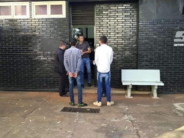 Irm&atilde;os que mataram rival com tiro no peito ficam em liberdade