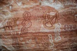 Pinturas rupestres na gruta do pitoco (Foto: Divulgação)