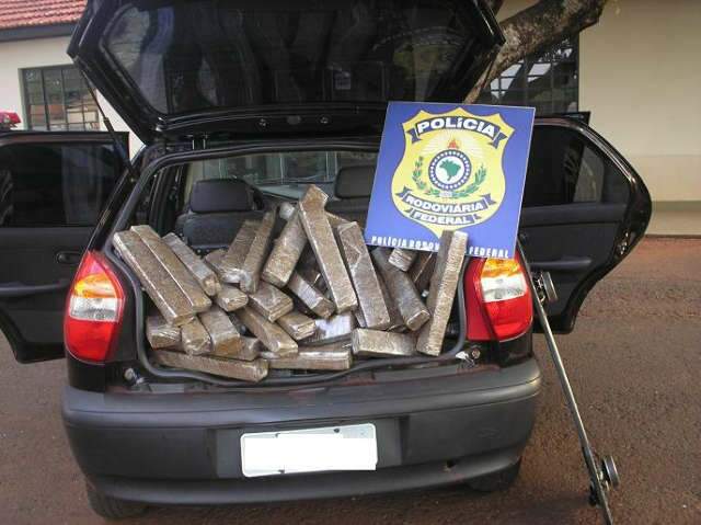  Homem em liberdade condicional &eacute; preso com 300 quilos de maconha