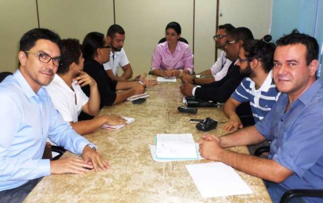 Vice-governadora recebe membros de institui&ccedil;&atilde;o para debater pol&iacute;ticas LGBT