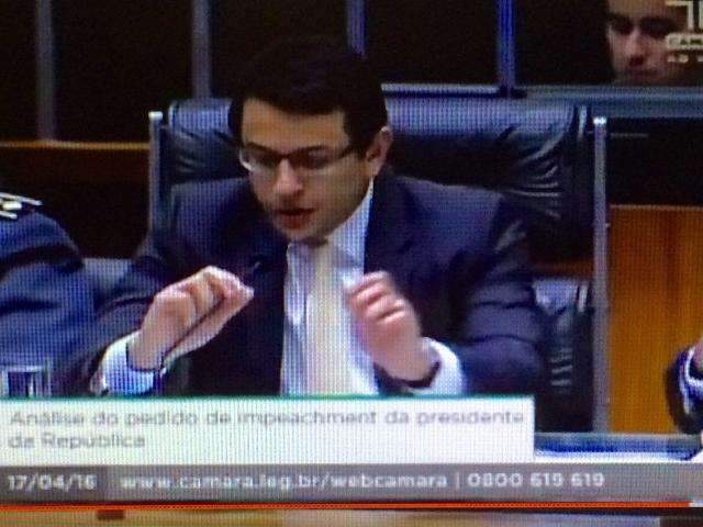 &ldquo;Vai mudar o pa&iacute;s&rdquo;, diz deputado de MS sobre sess&atilde;o que presidiu na C&acirc;mara
