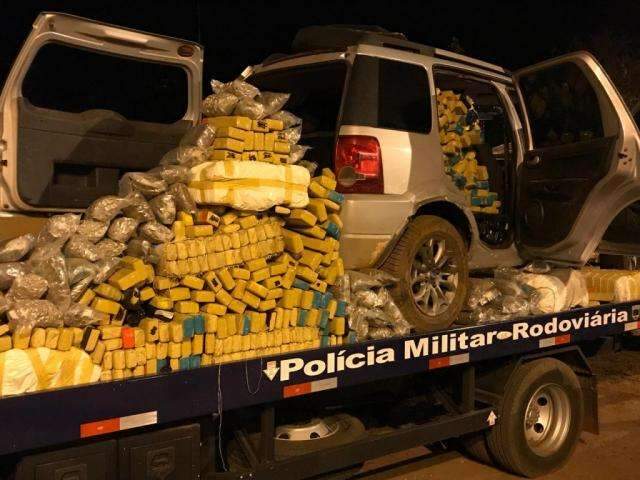 Traficante foge da pol&iacute;cia e abandona 752 quilos de maconha para n&atilde;o ser preso