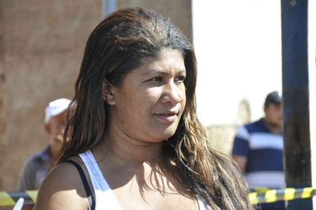 Homem n&atilde;o aceita separa&ccedil;&atilde;o e esfaqueia mulher em abertura de bar