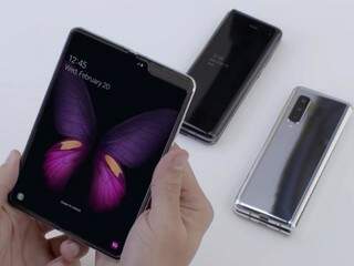 Celular tela flexível de 7,3 polegadas e tela externa convencional de 4,6 polegadas. (Foto: Divulgação / Samsung) 