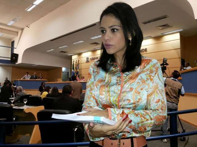 Com 1,2 mil emendas, vereadores negociam amanh&atilde; o que entra na LOA