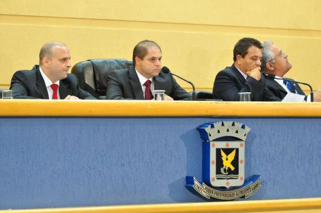 Em busca de di&aacute;logo, C&acirc;mara oficializa pedido de encontro com Bernal