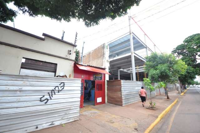 Pr&eacute;dio &quot;misterioso&quot; que avan&ccedil;a e agu&ccedil;a especula&ccedil;&otilde;es ser&aacute; shopping