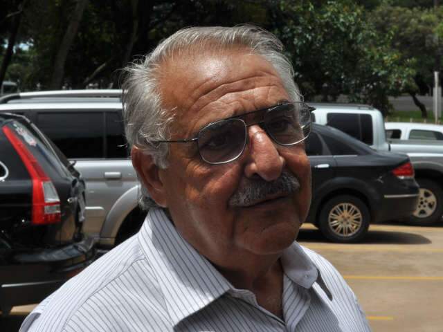  Em reuni&atilde;o com Andr&eacute;, Jerson revela prefer&ecirc;ncia por Giroto e Chadid