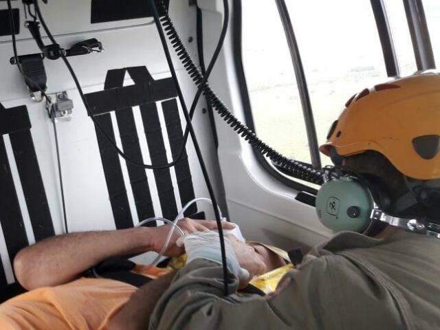 Uma pessoa morre em acidente na BR-262; helic&oacute;ptero socorre feridos