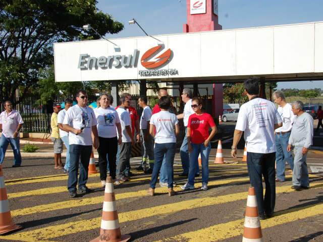  Funcion&aacute;rios da Enersul rejeitam proposta de aumento real e amea&ccedil;am greve