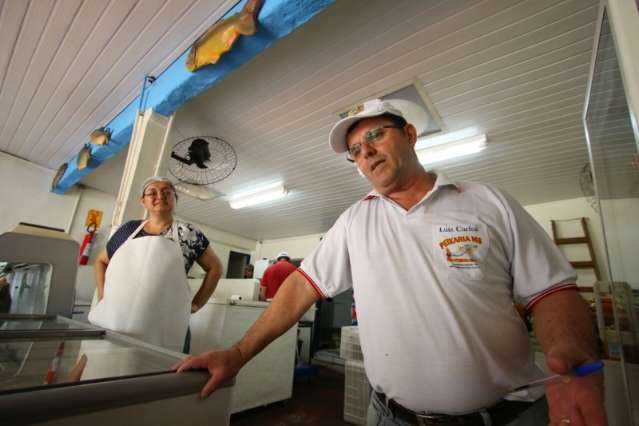 Peixarias contratam tempor&aacute;rios e ampliam hor&aacute;rio na Semana Santa