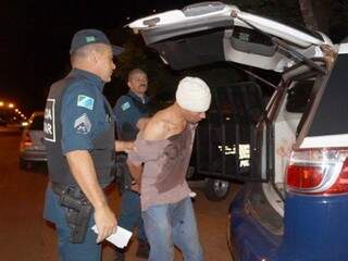À época do crime, acusado foi contido por moradores até a chegada da PM. (Foto: Rio Brilhante em Tempo Real)