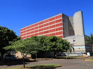 Fachada do Hospital Regional Rosa Pedrossian, em Campo Grande (Foto: Arquivo/Campo Grande News)