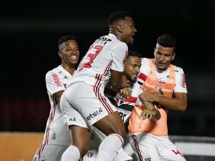 Com pênalti convertido por Reinaldo, São Paulo vence o Corinthians