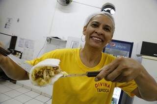Maria Divina abriu a tapiocaria há 1 ano lembrando da infância no Maranhão. (Foto: Gerson Walber)